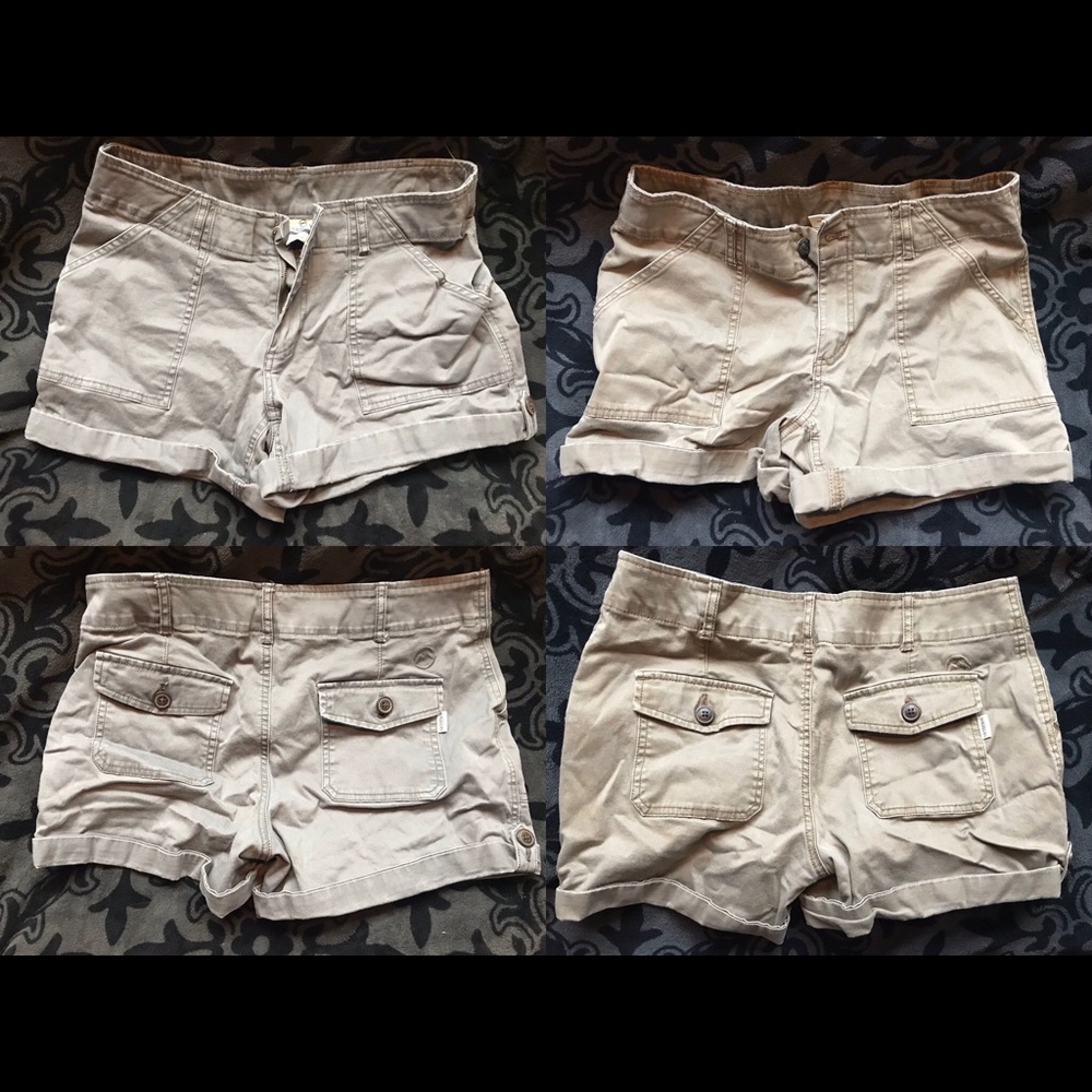 Light grey & tan Magellan shorts